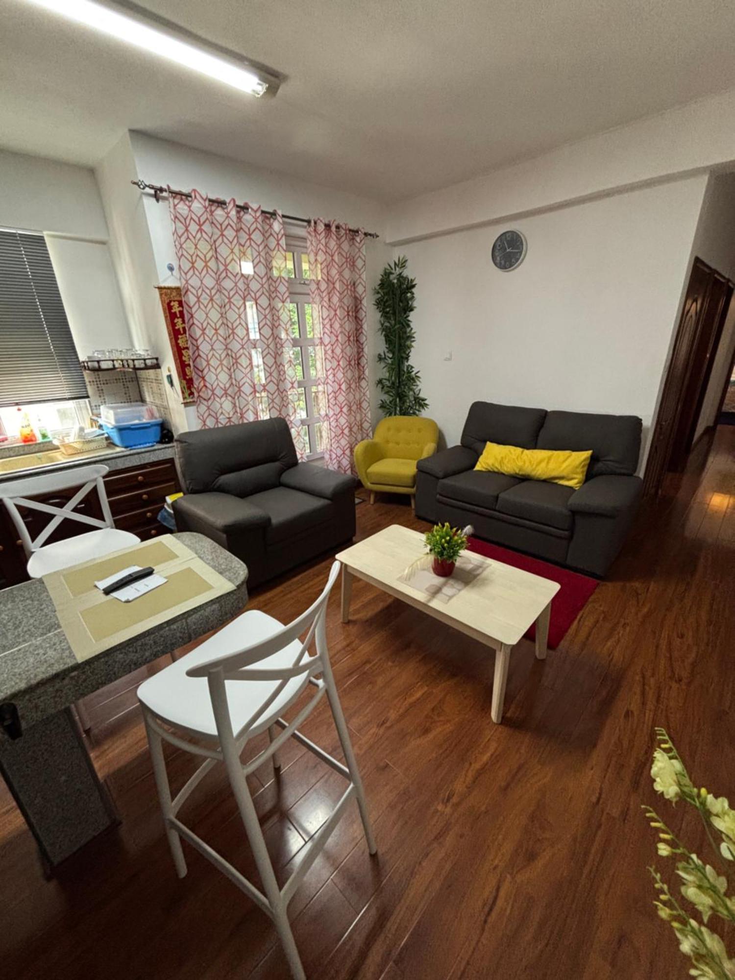 Royal View Apartment